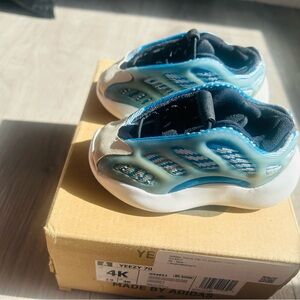 Yeezy 700 toddler shoes